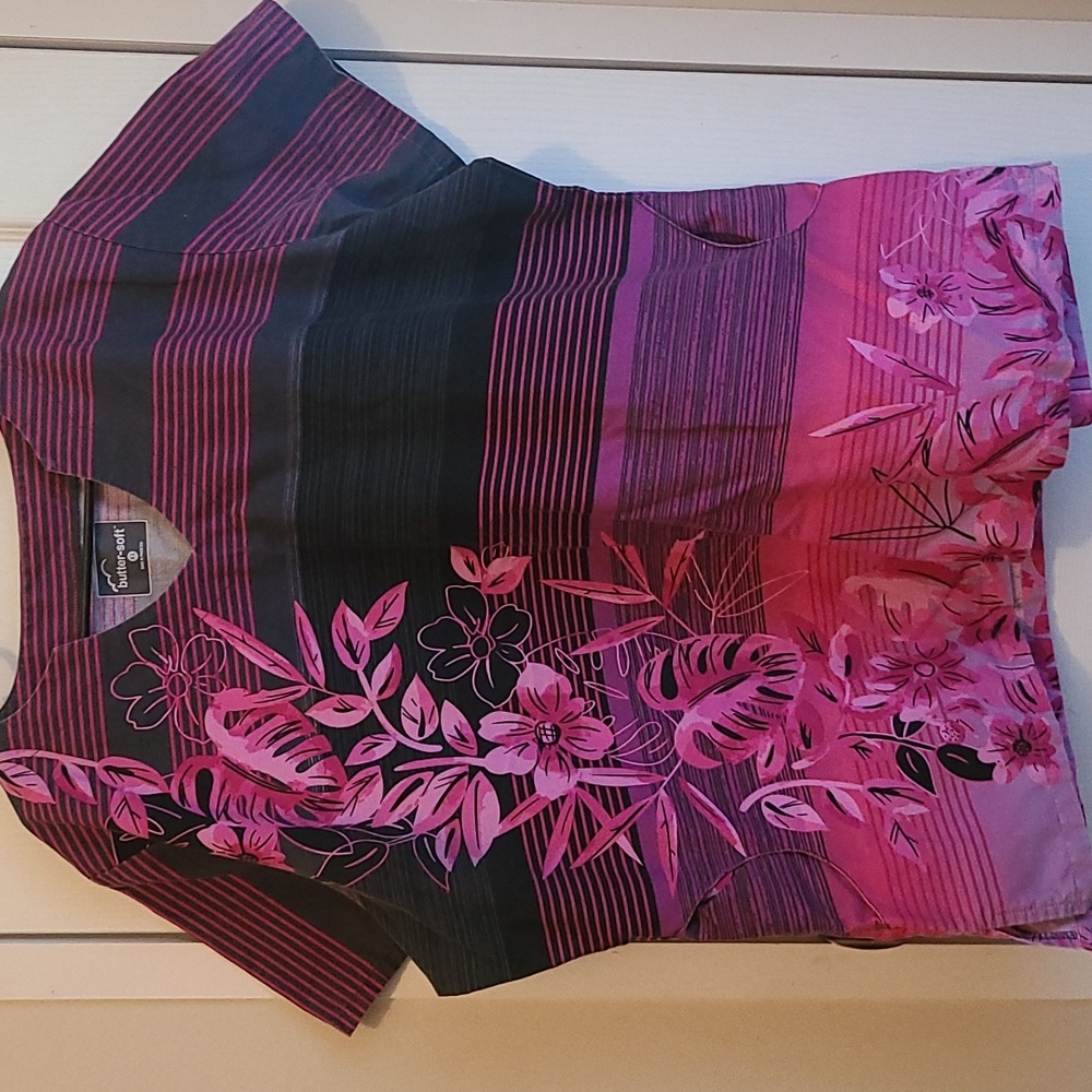 Buttersoft Scrub top